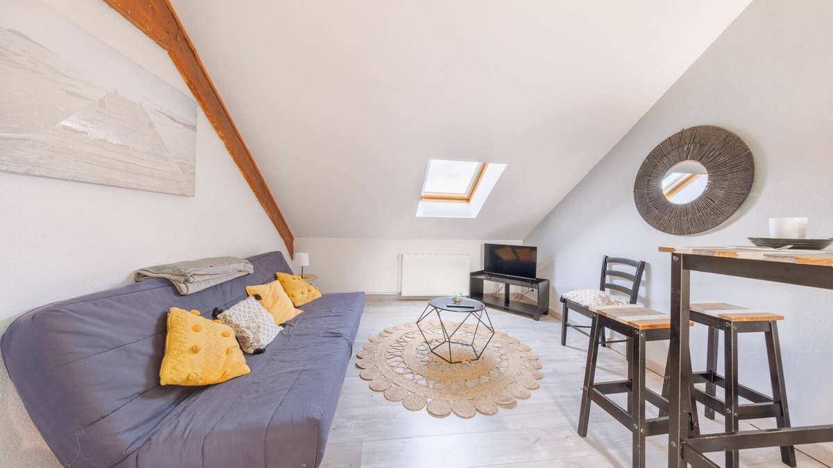 Montlucon Apartment | Le Duplex - Proche Gare