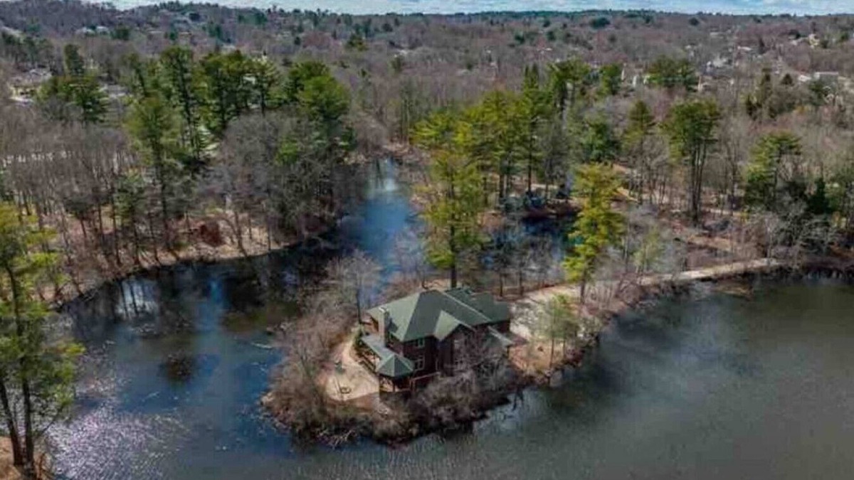 Peabody Condo | Le Elona, a private island getaway experience.