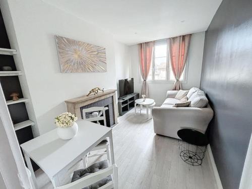 Centre Ville Apartment | Le Emmanuel - Place du change