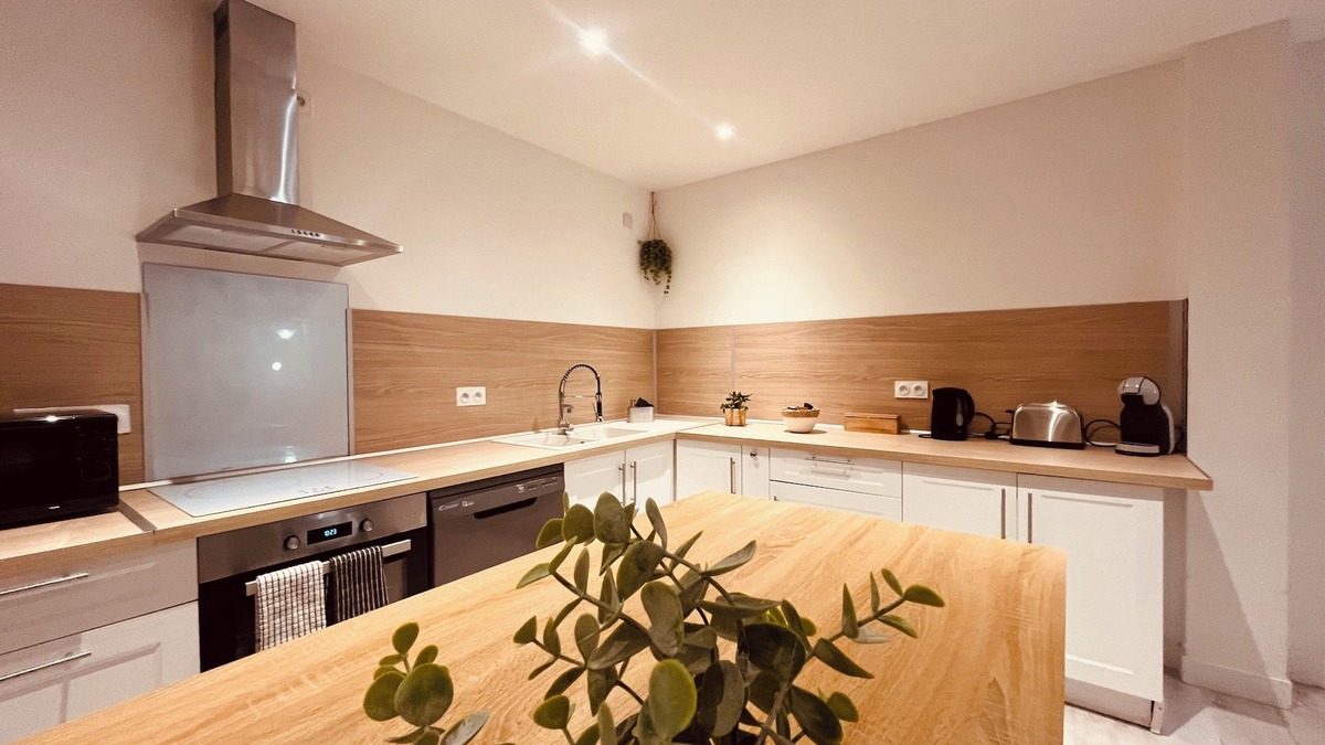 Route d'Arles Apartment | Le Félicité: spacious P4/98 m2 + parking lot