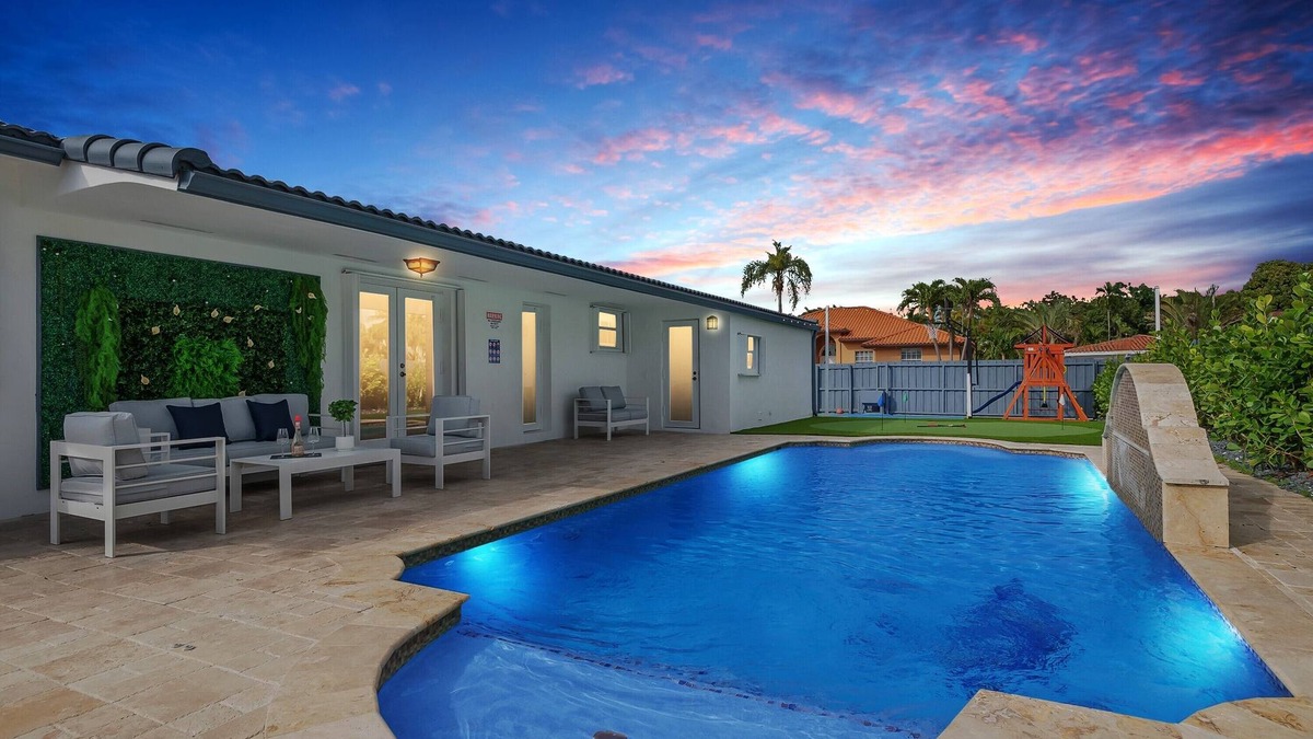 Westchester House | Le Femme Paradise/Heated Pool/Game Room! n