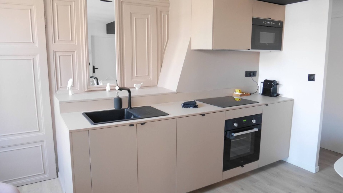 Old Lille Apartment | Le Flandres, made for family and large groups