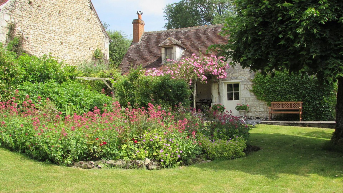 Chaumussay House | Le Fleuve -Adult Only romantic cottages in the Loire Valley with private Gardens