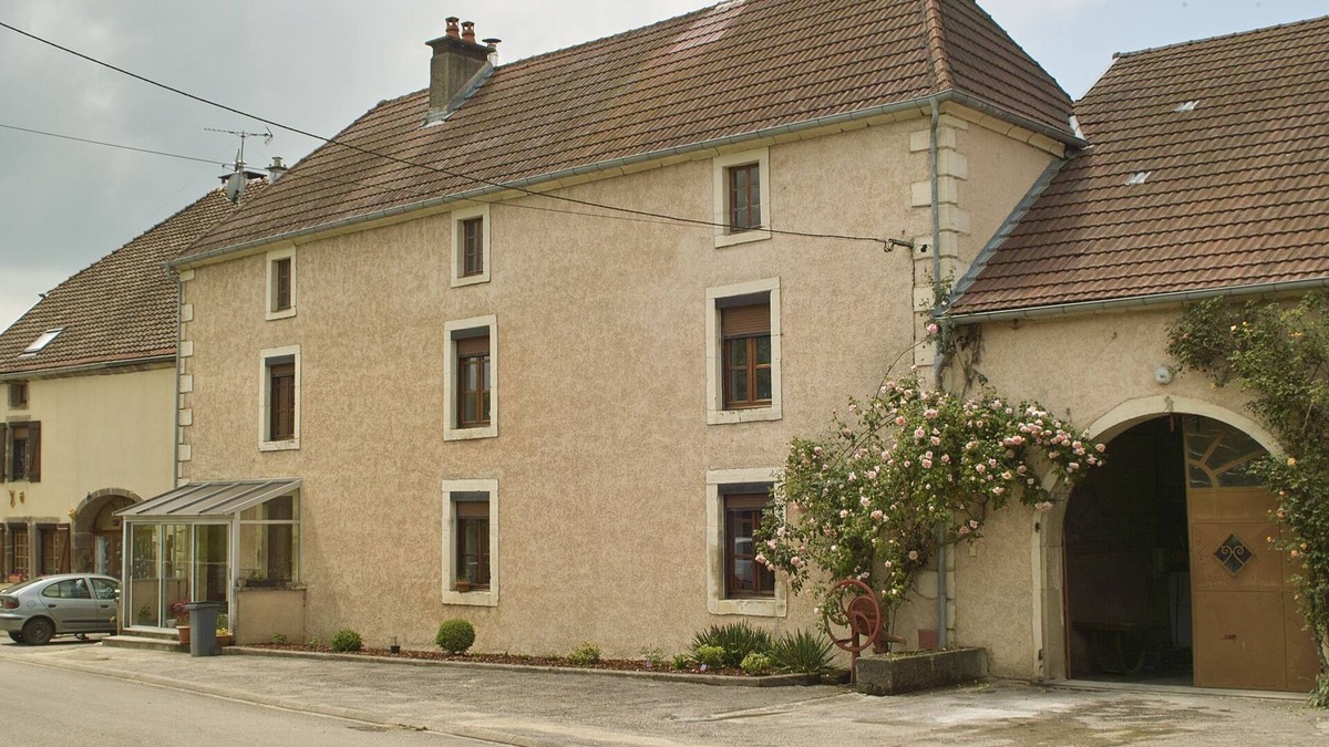 Mailleroncourt-Saint-Pancras House | Le Mouton Qui Rit gite/solar heated pool