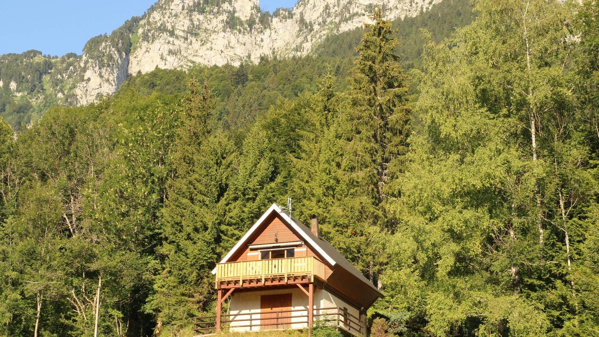 Saint-Pierre-d'Entremont Ski Chalet | Le Frenola, small wooden chalet * in Saint-Pierre d'Entremont in Chartreuse
