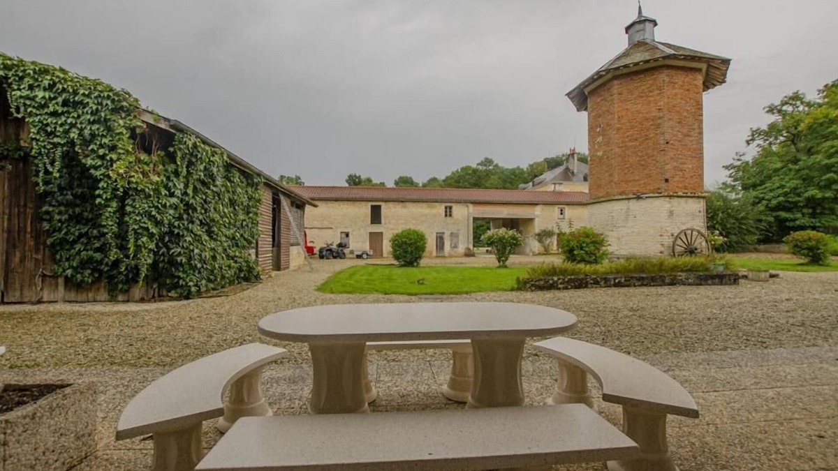 Crespy-le-Neuf House | Le Gîte du Château 2 - CRESPY LE NEUF