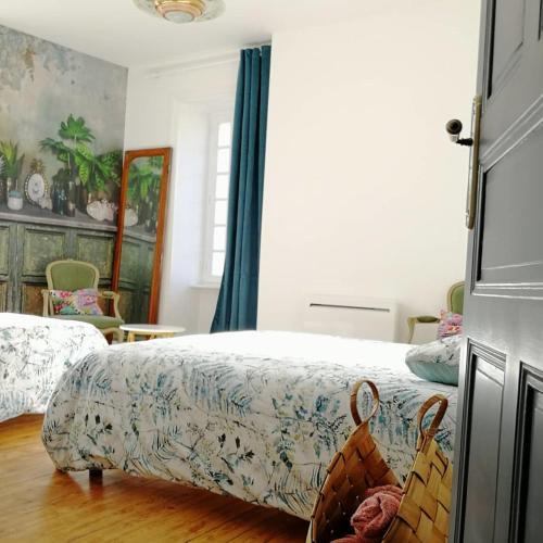 Saint-Amand-sur-Sevre House | le gîte du fou logement 8 pers 13mn puy du fou