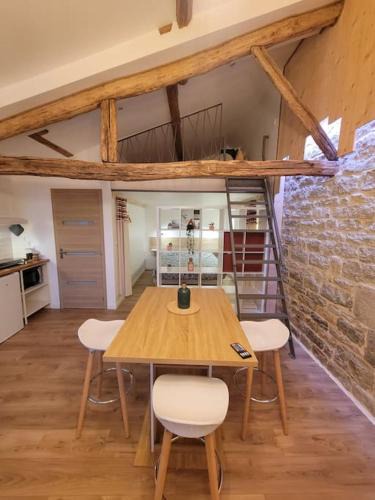 Arc-et-Senans Apartment | Le gîte du Verger - Appartement à Arc et Senans