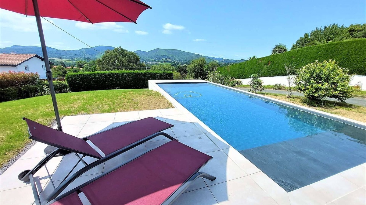 Urrugne House | LE GARCIA quiet villa with mountain views