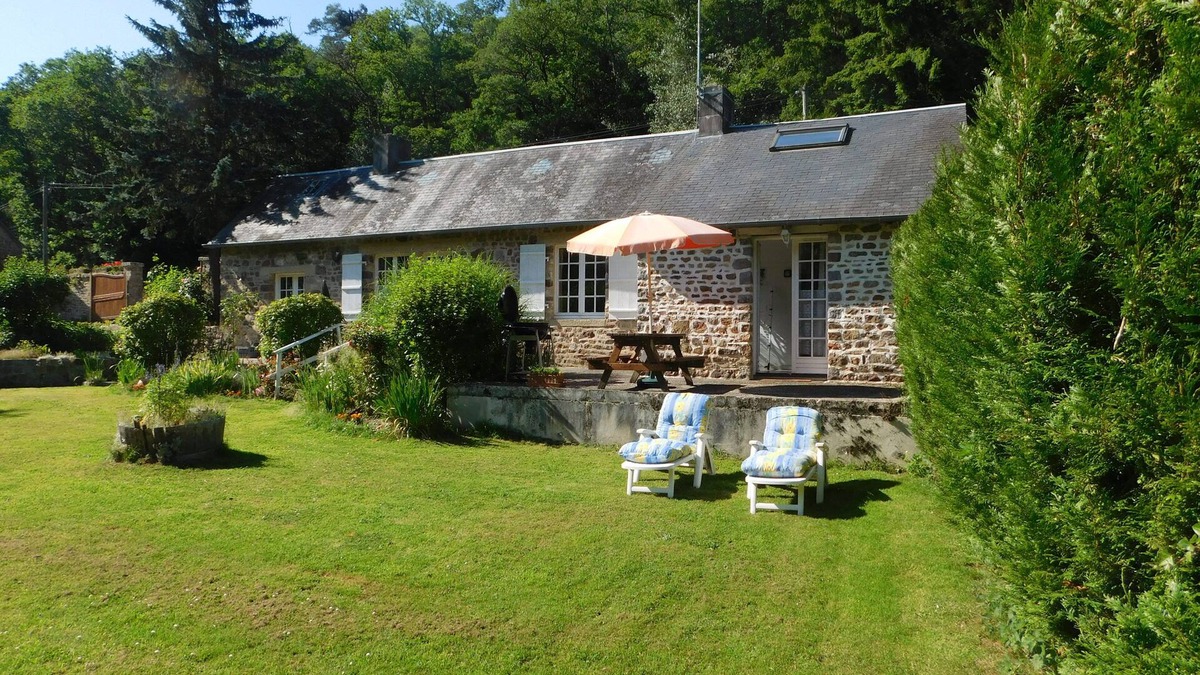 Sainte-Marie-Laumont Cottage | Le Gite De Parc (2 Bedrooms, Sleeps 4)