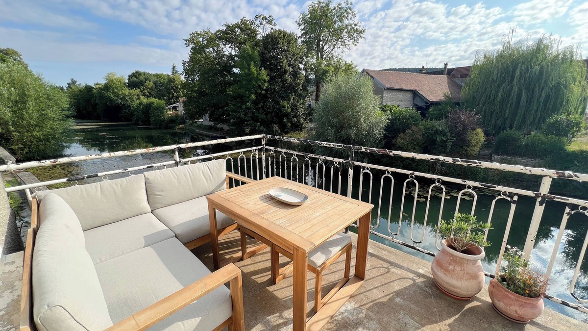 Chablis House | Le Gite de la Poterne, Maison en Bordure du Serein