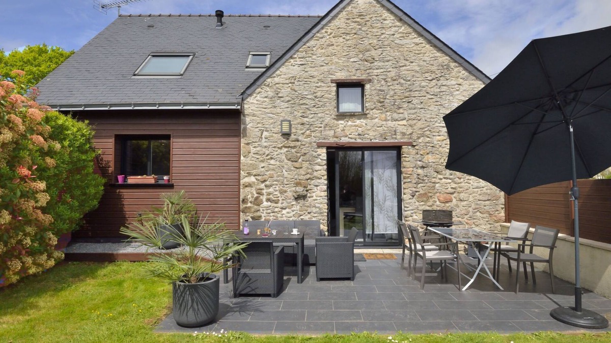 Besne House | Le Graffi'Ty by Interhome