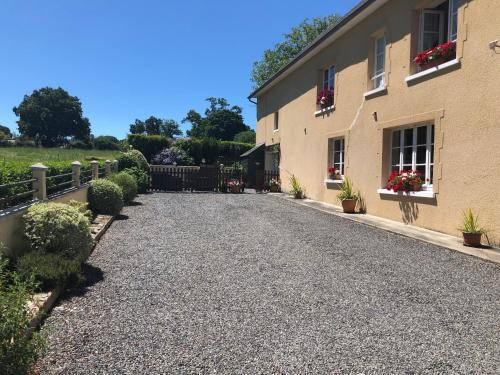 Saint-Martin-d'Aubigny Bed & Breakfast | Le Grand Camelia