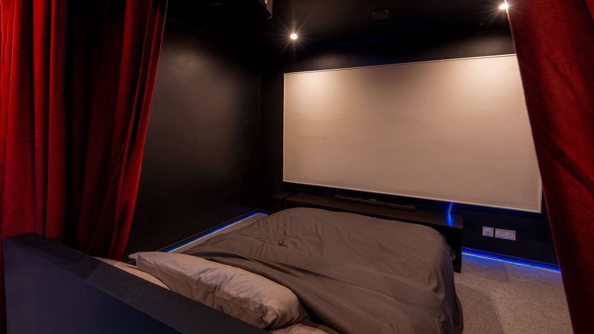 Malo-les-Bains Apartment | Le Grand Ecran - Studio Ambiance Cinéma