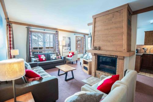 Arc-1950 Apartment | Le Grand Ours - Ski in ski out 4 bed chalet, Arc 1950