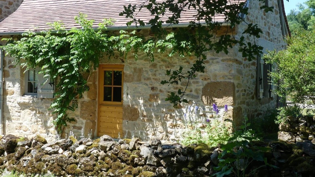 Frontenac House | Le Hameau du Quercy - Water flowers