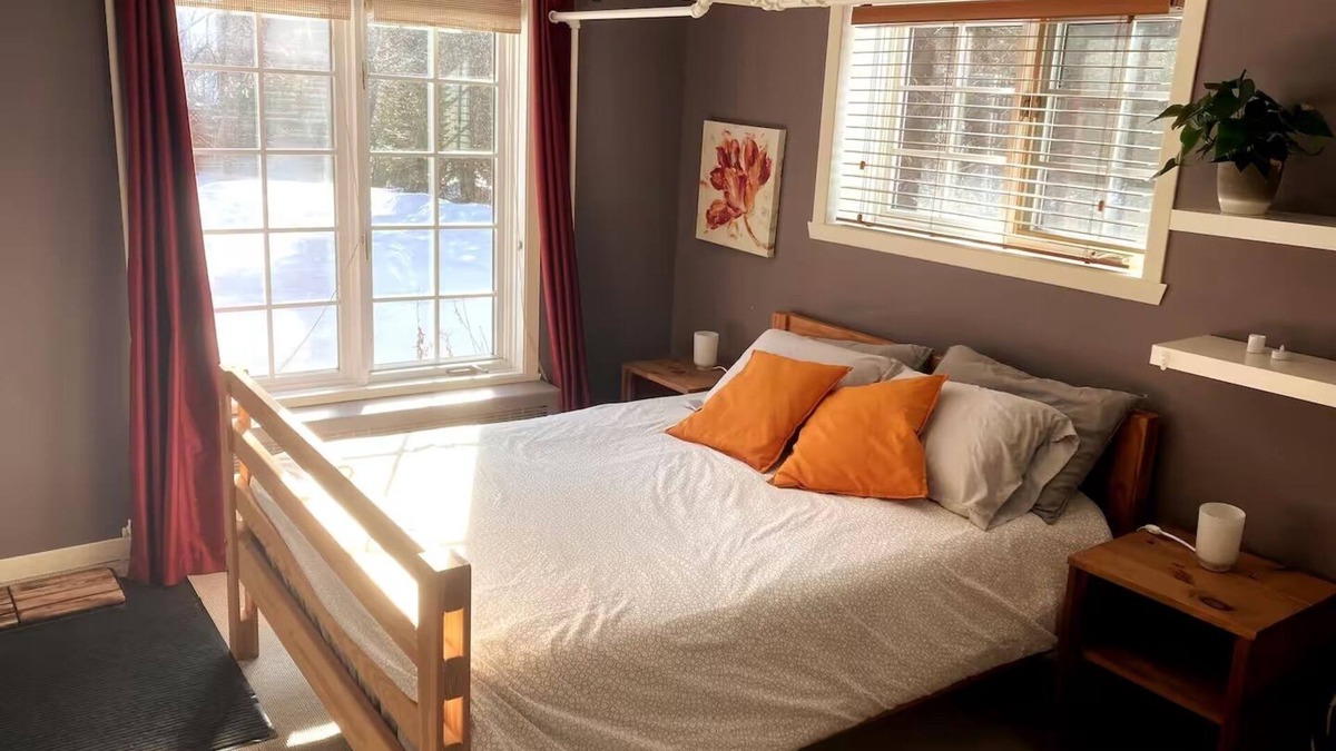 Sherbrooke Apartment | Le Havre Gris, a spacious private room for relaxing or working