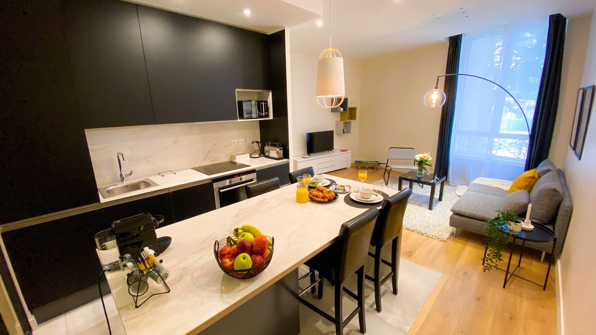 Secteur 2 Apartment | Le Huppé 🌍 Hypercentre 🏙 Cozy near Bastille🏔