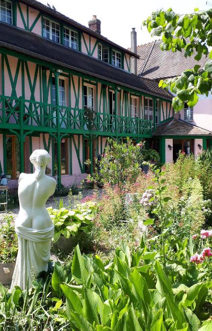 Saint-Pierre-d'Autils House | Le Jardin des Merveilles
