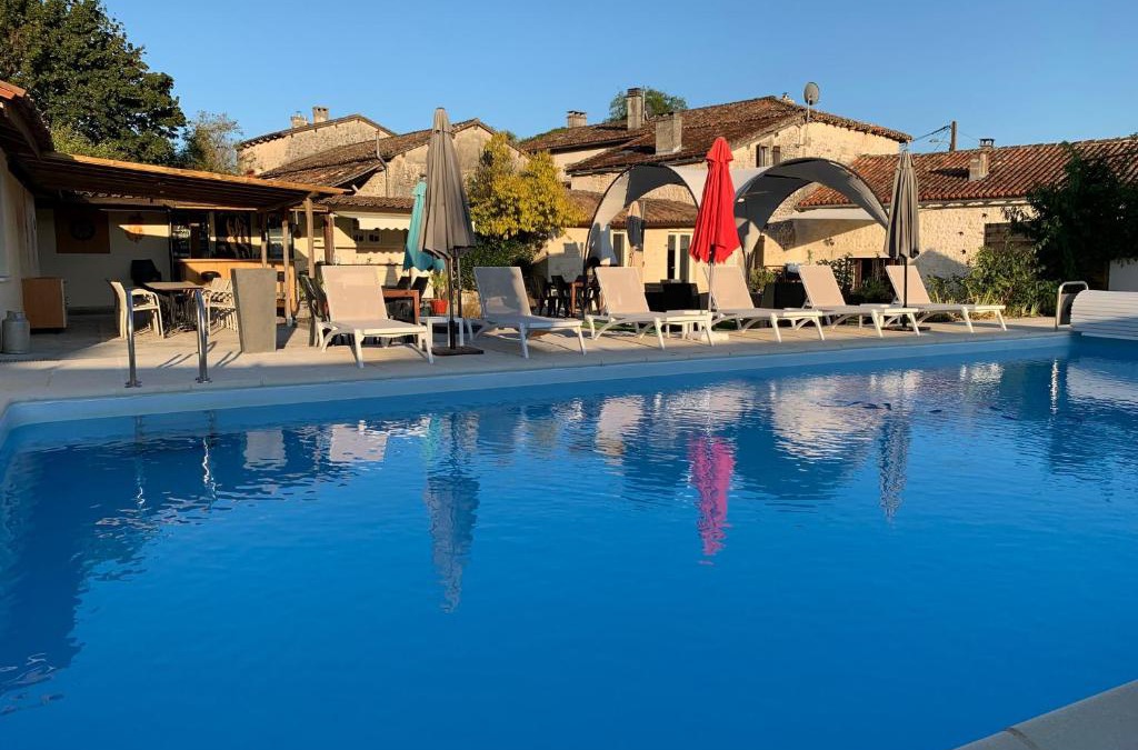 Blanzaguet-Saint-Cybard Bed & Breakfast | Le Jardin Des Hirondelles