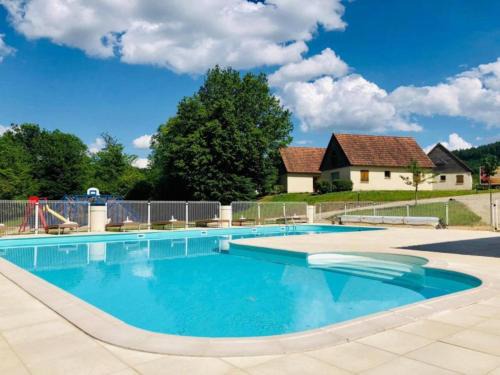 Lacapelle-Marival House | Le Lac Bleu nr 27