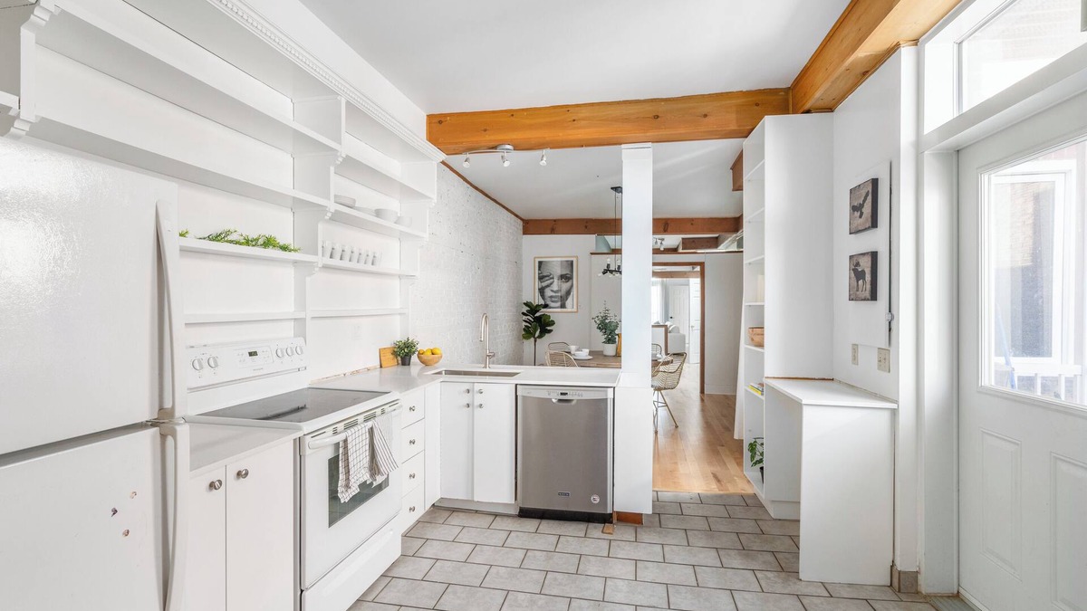 Mile End Apartment | "Le Laurier" - Mile-End Retreat, 3bdrs - sleeps (8)