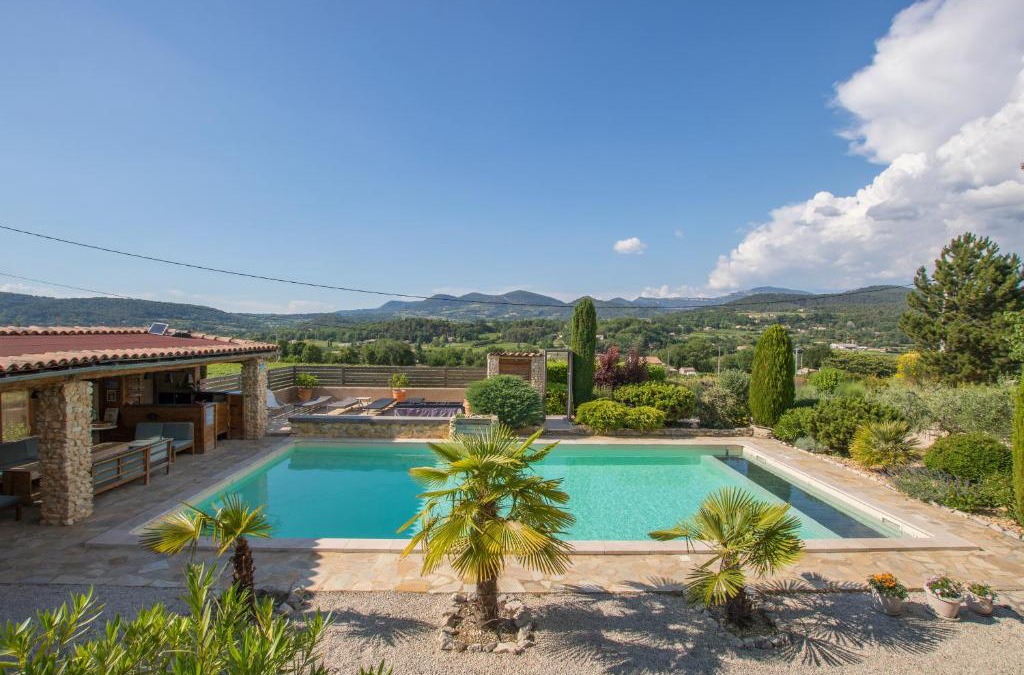 Mollans-sur-Ouveze House | LE LIT QUI DANSE