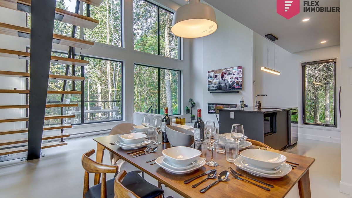 Saint-Basile Ski Chalet | ⭐ Le LoftWood de Portneuf 🌳 Private hot tub, Pool, Sauna & Billards ⭐