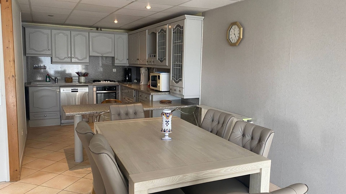 La Balme-de-Sillingy Ski Chalet | Le Logis de Papy (4p) Terrace-Community pool
