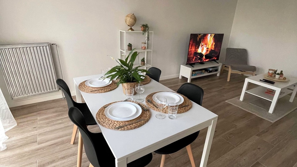 Le Mee-sur-Seine Apartment | Le Lumineux : Gare Proche - Boisson Chaude - Wifi
