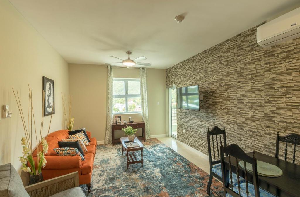 New Kingston Apartment | Le Luxe Penthouse 2BR w AC Wifi & 24 hr sec
