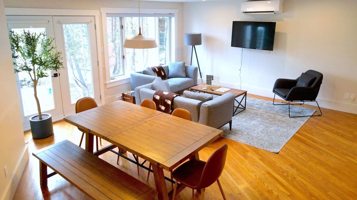 North Hatley Ski Chalet | Le LYNX - Chalet luxueux au coeur de la nature urbaine de North Hatley