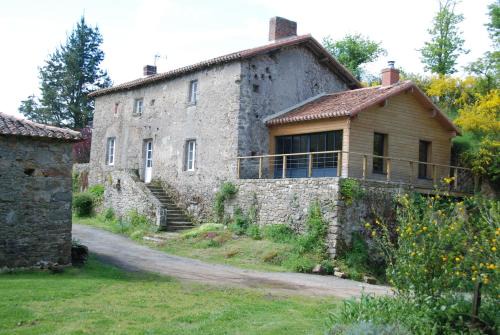 Saint-Pierre-des-Echaubrognes House | Le Moulin Moreau