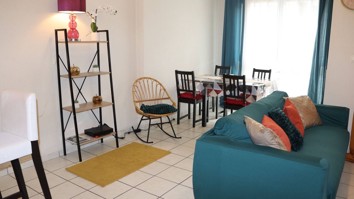 Orleans Apartment | Le Madeleine - Free Parking - Balcony - Fiber