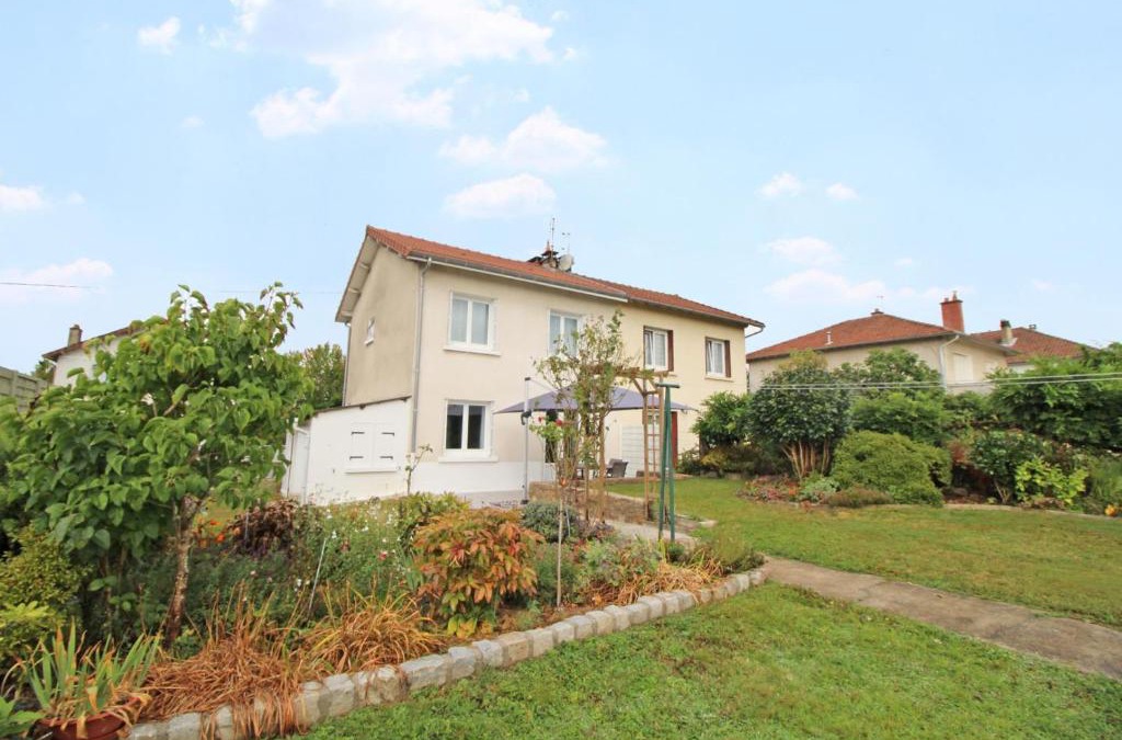 Couzeix House | Le magnolia