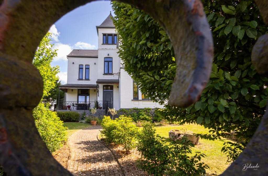 Florennes Bed & Breakfast | LE MANOIR DE LA VALETTE