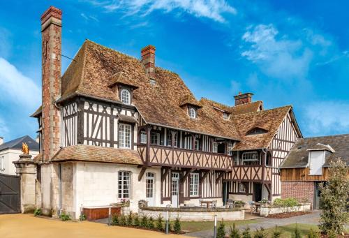 Le Neubourg House | Le manoir des chevaux dorés