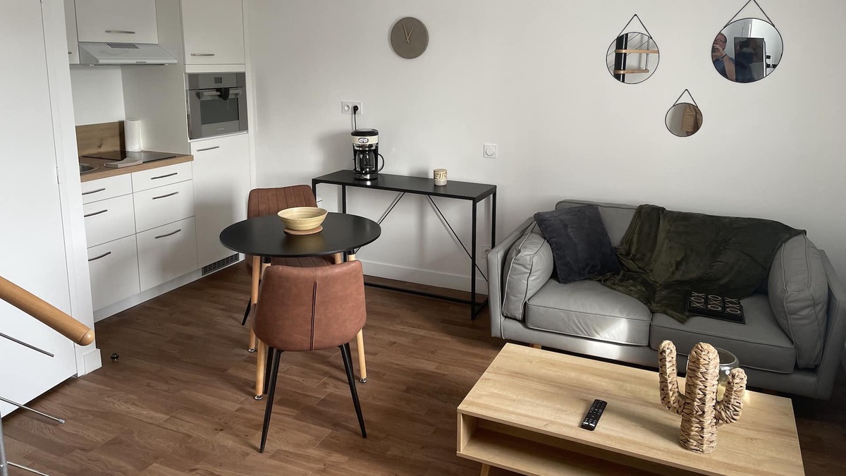 Hennebont Apartment | Le Manoir Duplex 5 ★ mezzanine ★ dernier étage