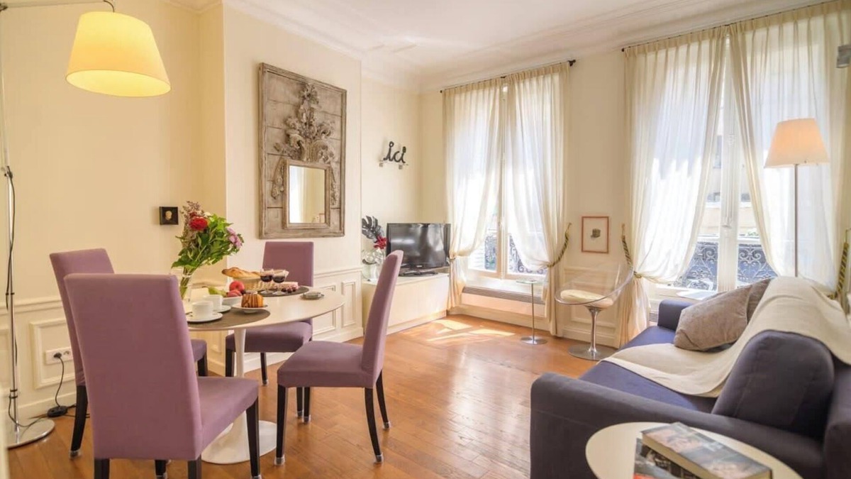 3rd Arrondissement Apartment | Le Marais Moderne Sum