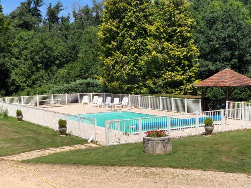 Pont-et-Massene House | Le Mariotte et le Pralat