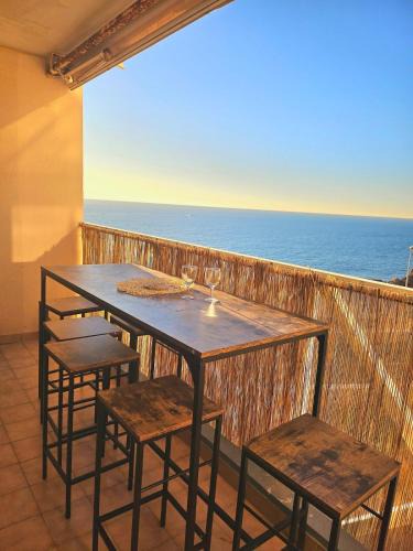 Sete Apartment | LE MARTY 46, Jolie Déco, Vue Mer, Climatisation, Parking Privé, Piscine