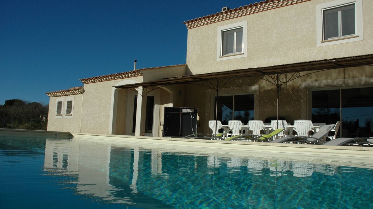 Arles Villa | LE MAS DE L'OLIVIER ARLES 10-18 pers SEE DETAILED RATES-CHEF CUISINI POSS.