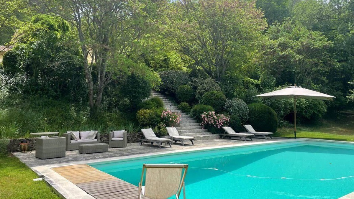 Cadenet House | “Le Mas des Oliviers: Authentic Provençal spirit”