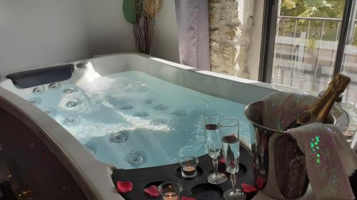 Senas Bed & Breakfast | Le Mas Romantique avec Jacuzzi et Sauna privé