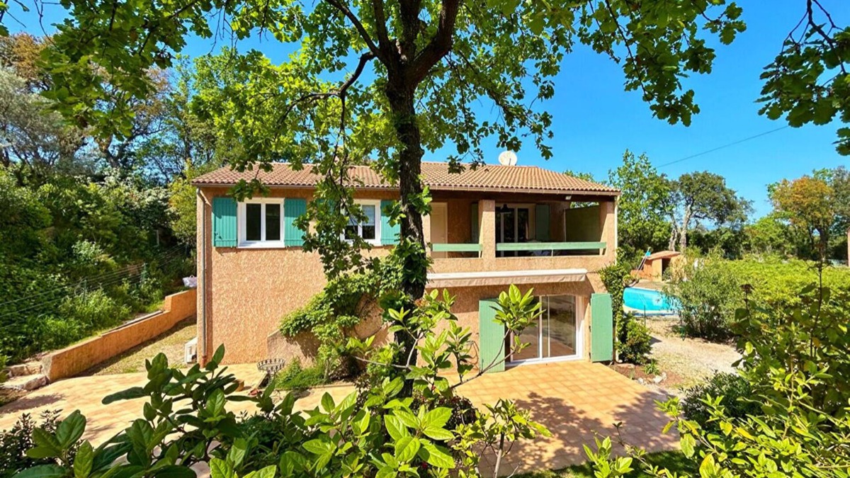 Les Mayons Villa | Le Mas Saint Jean (gîte for 4 people) at the gateway to the Gulf of Saint Tropez.