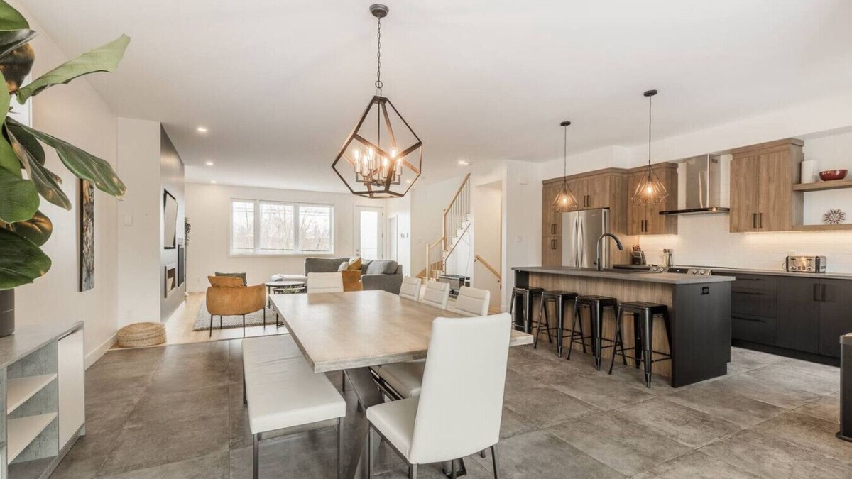 Magog Condo | Le Memph: 3 bedrooms pool hot tub lac Memphrémagog