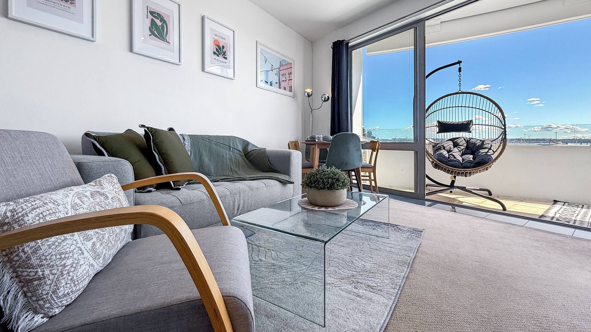 Parnell Apartment | Le Mirage | Stylish Apt inc. Pools, Sauna & more!