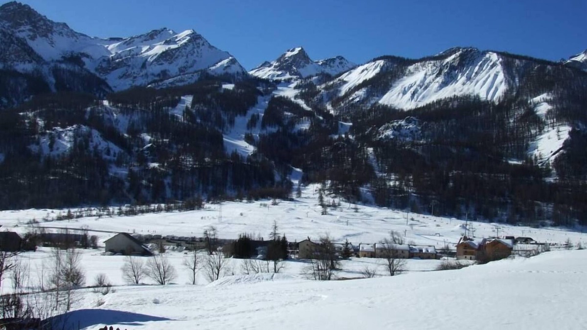 Monetier-les-Bains Apartment | Le Monetier Les Bains: Apartment/flat - Le Monêtier-les-BainsStudio flat in a chalet
