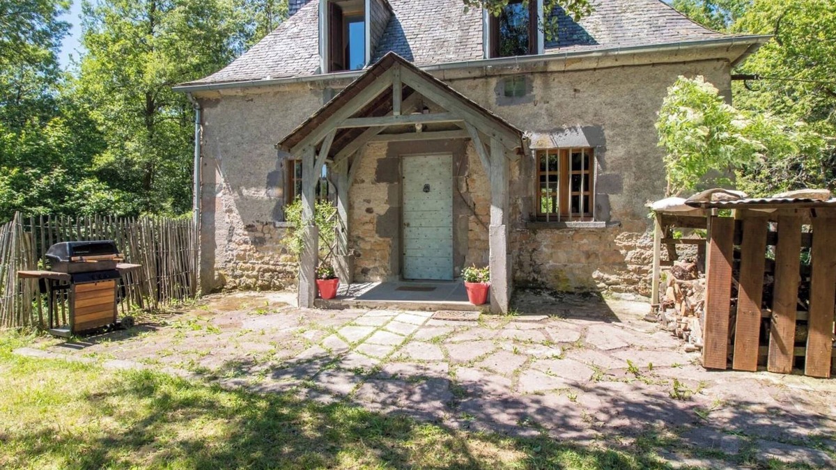 Saint-Sauves-d'Auvergne House | Le Moulin du Planchat 8pers