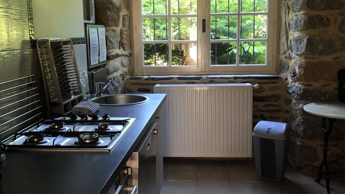 Gravieres House | Le Moulin des Salelles, 3 self-catering cottages on the river bank with private beach and canoeing facilities